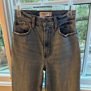 Side slit skinny denim jeans